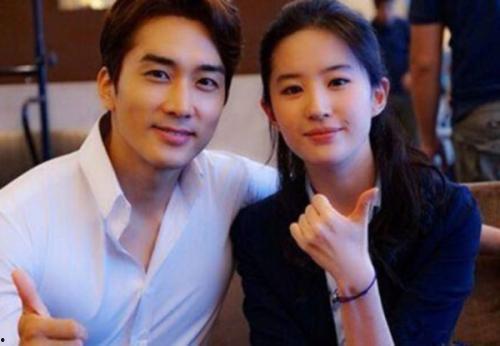 娱乐圈吃瓜夫妇是谁啊,揭秘明星夫妻背后的甜蜜与争议